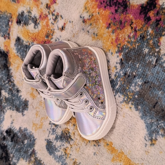 NWT Toddler Sneakers - Picture 3 of 8